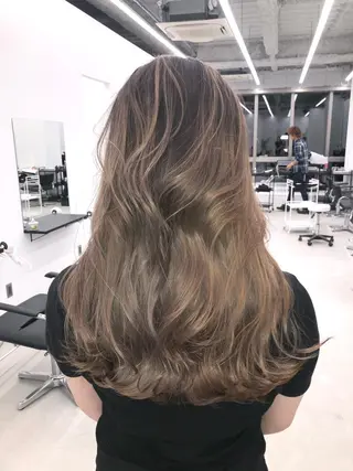 セミロング カラー ブリーチ 透明感HIDEのヘアスタイル