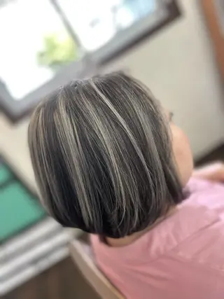 ミディアム カラー Style Tのヘアスタイル