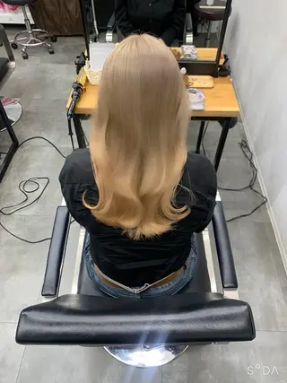 ロング 抜け感ダブルカラー miyukiのヘアスタイル