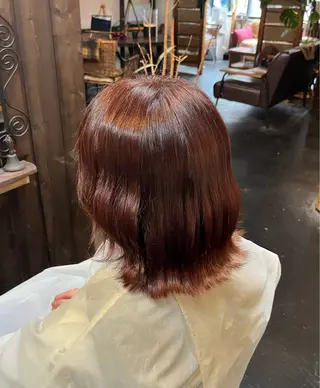 カラー 秋本 由愛のヘアスタイル