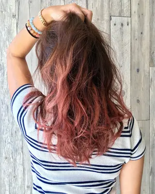 セミロング Navy （ネイビー）のヘアスタイル