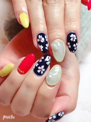 セミロング Sincerely シンシアリー🌈のネイルデザイン
