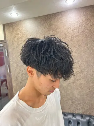 ショート パーマ メンズ トミモト アユムのヘアスタイル