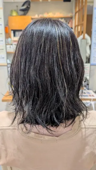 カラー 【女性限定】 しおりのヘアスタイル