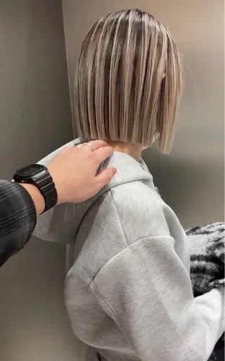 ショート カラー タナカ タクヤのヘアスタイル