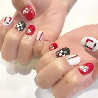 ネイル 板垣 綾乃のネイルデザイン