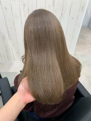 セミロング カラー 天野 真依子のヘアスタイル