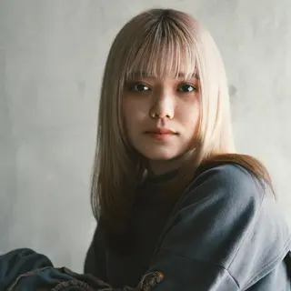 セミロング カラー 本田 茜のヘアスタイル