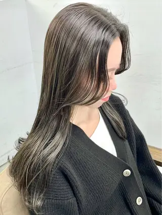 ロング 山口 モエのヘアスタイル