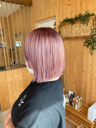 セミロング ハイトーン belle ナホのヘアスタイル