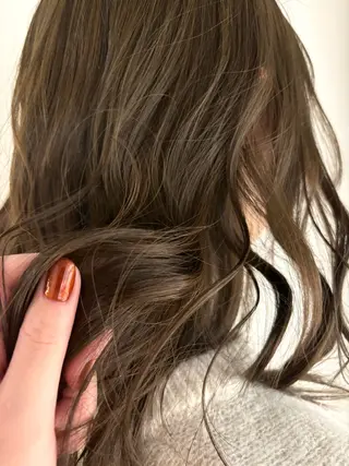 セミロング カラー やまもと さえのヘアスタイル