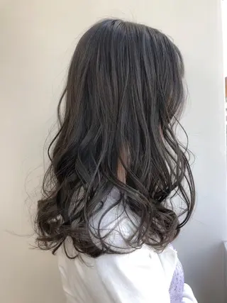 セミロング カラー 【透明感、艶髪】西村 有司のヘアスタイル