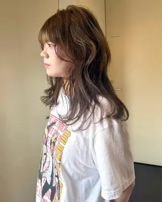 セミロング カラー RAIMA ケアハイトーンのヘアスタイル