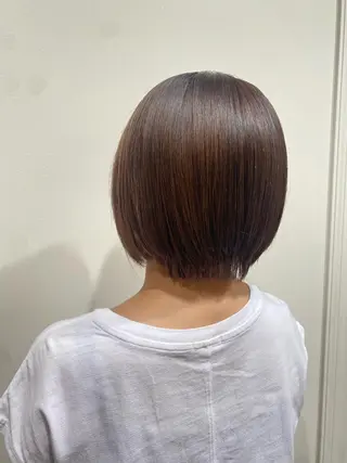 ショート MEGU/layer cut/透明感カラーのヘアスタイル