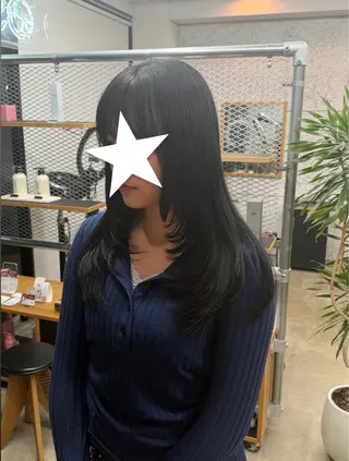 ロング SEE-SAW． MANAKAのヘアスタイル