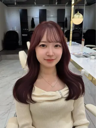 ロング aku💞韓国風🩷 ピンクカラー🎀🩷のヘアスタイル
