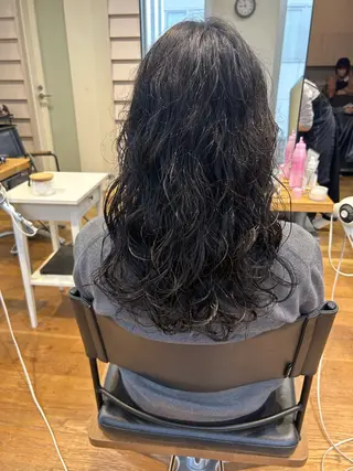 セミロング パーマ 、 、のヘアスタイル