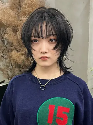 ミディアム カラー イツク ⚡️ ルーツ/ハイトーンのヘアスタイル