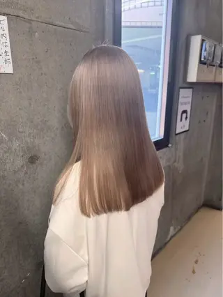カラー 尾方 杏里のヘアスタイル