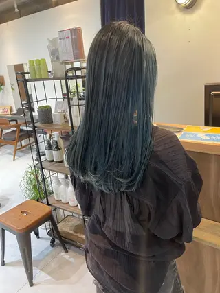 ロング カラー UMEDA FIGAROのヘアスタイル