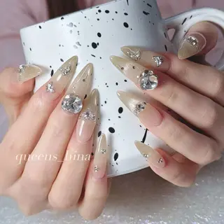 ネイル Queens テイのネイルデザイン