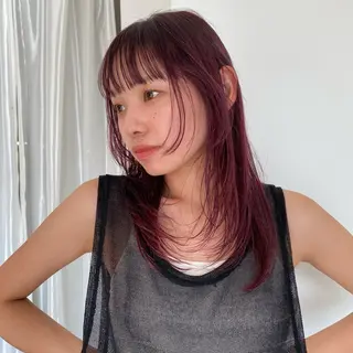 セミロング カラー 的場 莉音のヘアスタイル