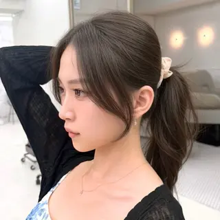 セミロング mei / レイヤー 顔まわり 🤍のヘアスタイル