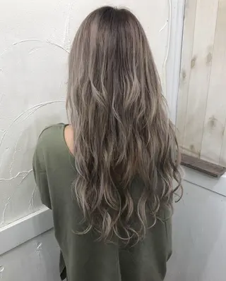 ロング Loob.TOKYO MIYA🌈のヘアスタイル