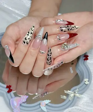 ネイル Lyna 池袋 ロングネイルのネイルデザイン