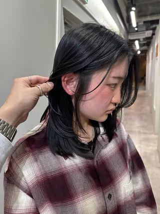ミディアム 三輪 恭平のヘアスタイル