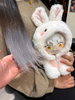 ロング カラー インナーカラー 推し ブリーチ 髪質改善のヘアスタイル