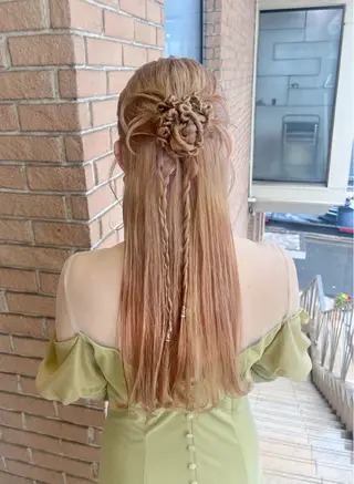 ロング ヘアアレンジ ピンク系カラー💗 ヘアセット特化のヘアスタイル