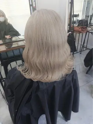 セミロング デザインカラーEir 茶屋町/田村のヘアスタイル