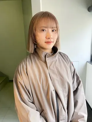 ショート カラー パーマ ヘアアレンジ デザインカラー/ボブ ブリーチカラー/ユリのヘアスタイル
