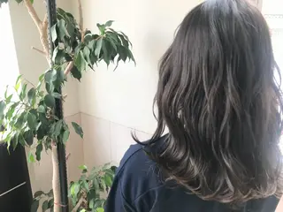 ミディアム カラー Oopsレイヤー 加藤澄都のヘアスタイル