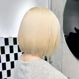 ショート カラー ✨ブリーチカラー× 艶髪SUZU🛼🫧のヘアスタイル