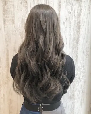 ロング Zina 渋谷のヘアスタイル