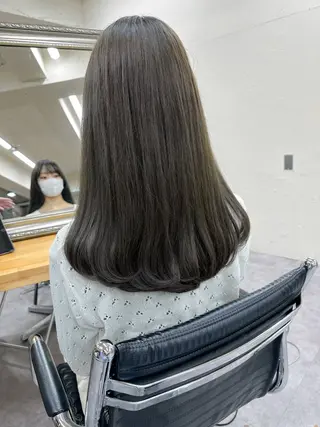 セミロング 🧸🍯ダブルカラー モデルmio🍯🧸のヘアスタイル