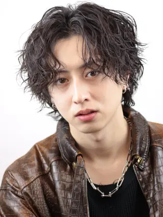 ミディアム パーマ ヘアアレンジ メンズ 🔥ニュアンス フェザー小林海斗🔥のヘアスタイル
