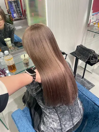 ロング カラー Mii. 内田萌々のヘアスタイル