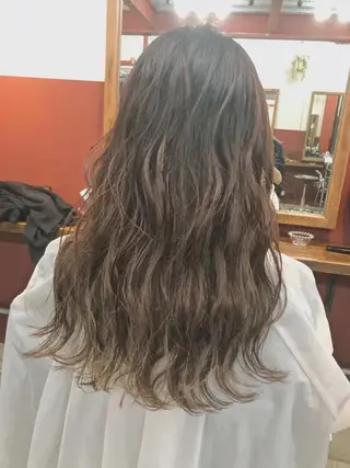ロング 高梨 里穂のヘアスタイル