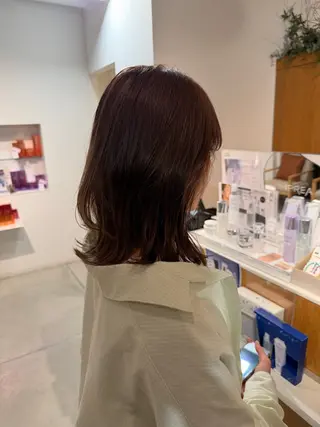 カラー 岡崎 巧音のヘアスタイル
