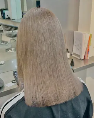 ミディアム カラー LUCK ユナのヘアスタイル