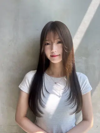 ロング 前嶋 愛友のヘアスタイル