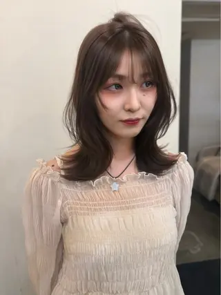 ミディアム 🔥水光感カラー ベージュカラー🔥のヘアスタイル