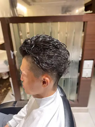 ショート パーマ 岡崎 隆晟のヘアスタイル