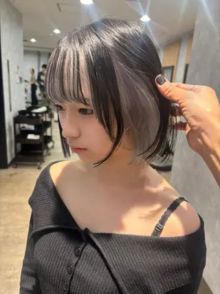 ショート 🌐NATSUMI 🌐【寒色カラー】のヘアスタイル