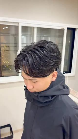 ミディアム パーマ メンズ 年間指名数1000↑ 🔥メンズ特化/武蔵のヘアスタイル
