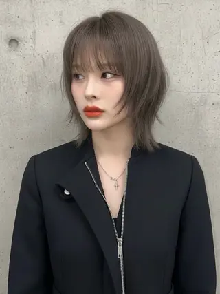 ミディアム カラー ウルフカット 811 大阪梅田 ウルフのヘアスタイル