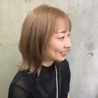 ミディアム カラー カジュアルを女っぽく 𝗮𝘆𝗮𝗰𝗼のヘアスタイル